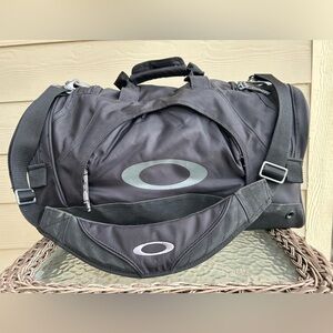 Vintage! OAKLEY 21” Weekender Gym Duffle Bag